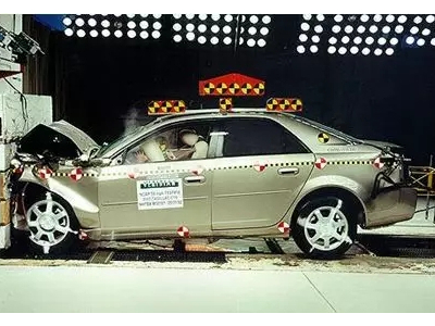 研華工控機(jī)數(shù)據(jù)采集，讓汽車碰撞測試“靠譜”
